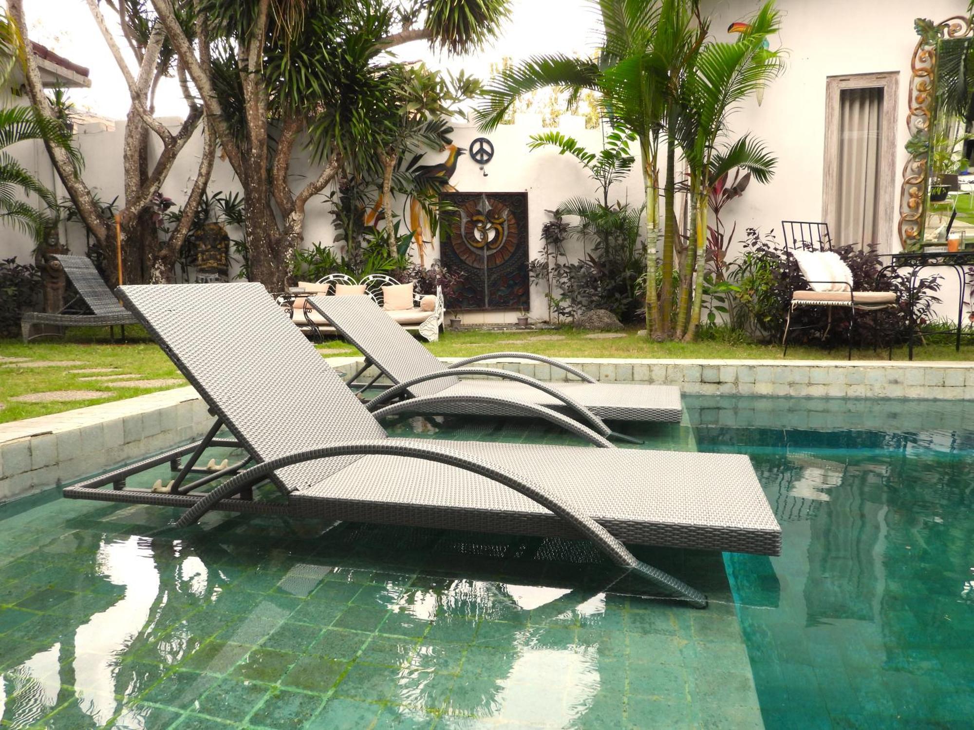 Surga Homestay Jimbaran Esterno foto
