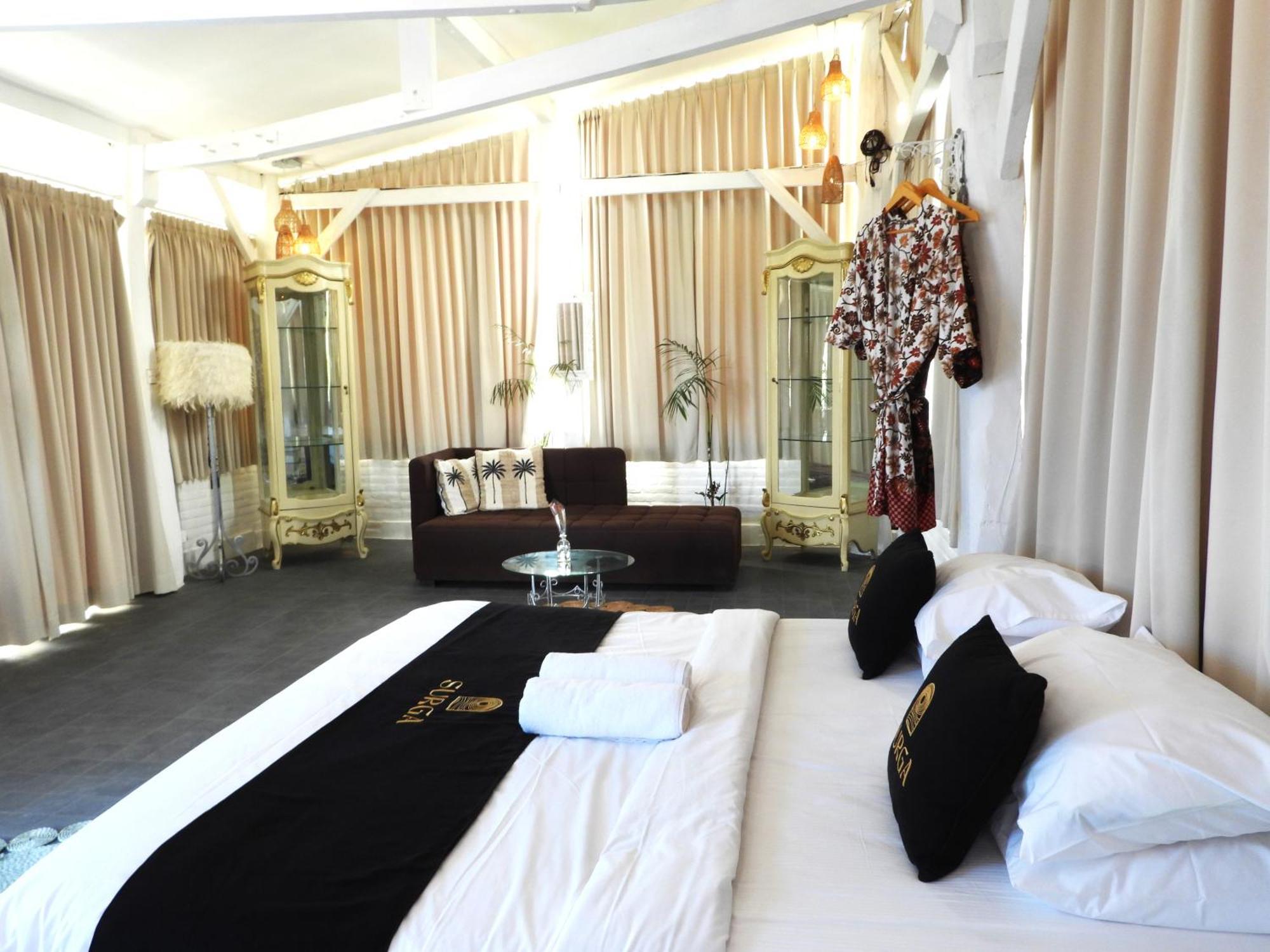 Surga Homestay Jimbaran Esterno foto