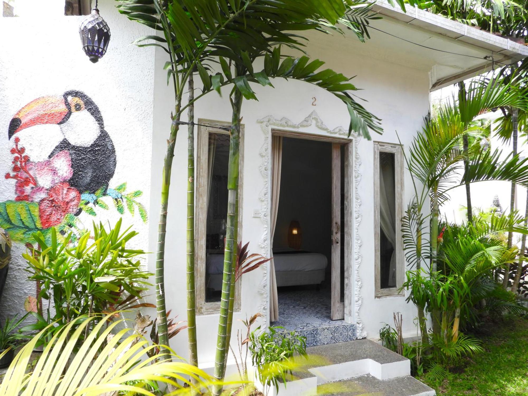 Surga Homestay Jimbaran Esterno foto