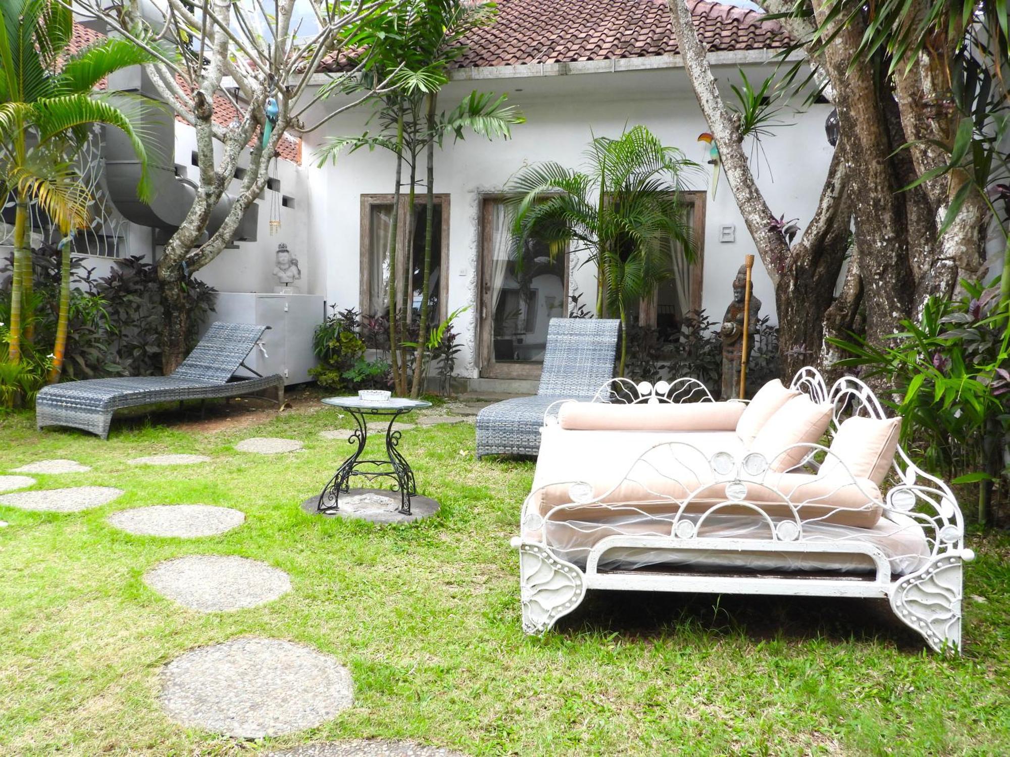Surga Homestay Jimbaran Esterno foto